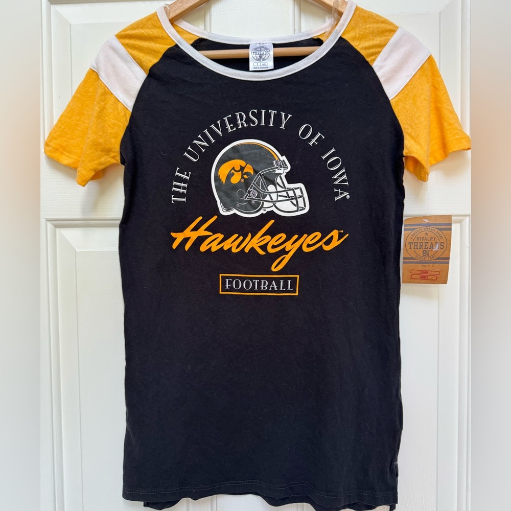 University of Iowa Hawkeyes Football T-Shirt women small 4/6